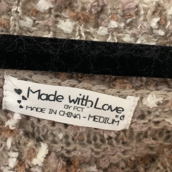 MADE WITH LOVE Sweater - Picture 4 of 6